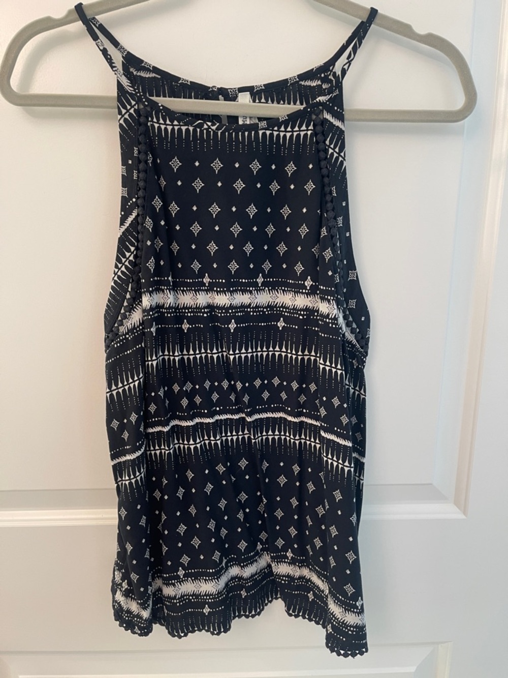 Boho Mudd Black and White Geometric Sleeveless Top/ lace insert/ Jr sizing